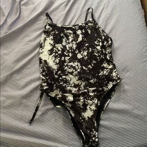 Black and white tie dye jolyn size 32